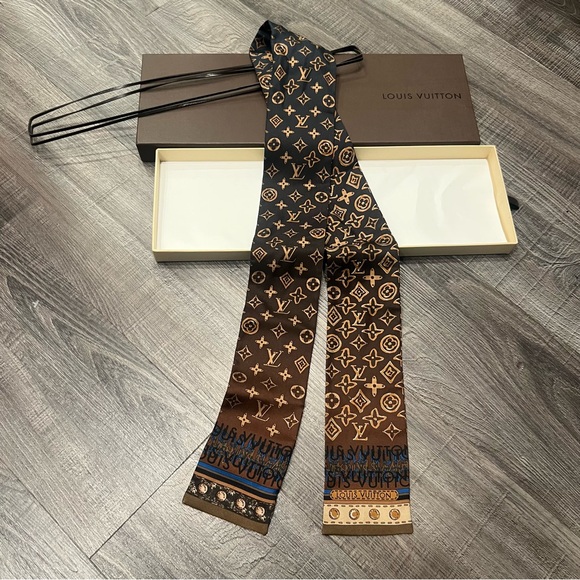 Louis Vuitton bandeau - Picture 1 of 8